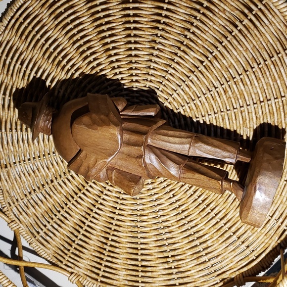 Hand carved wooden sculpture 12in - Picture 4 of 5